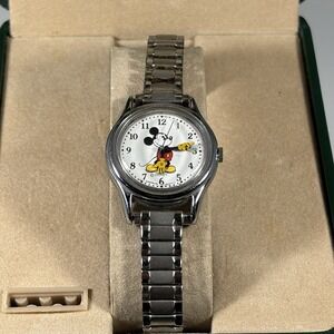 Vintage Lorus Mickey‎ Mouse Watch v515-6128 Excellent Condition. New battery